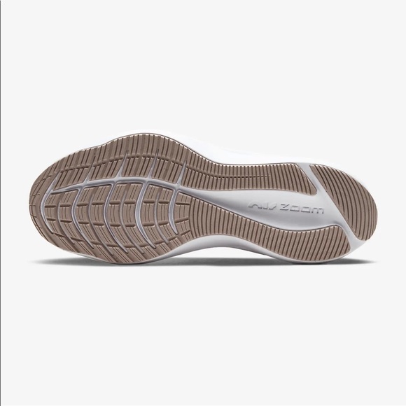 Nike Air Zoom Winflo 6, Women’s size 10 EUC - Picture 12 of 14